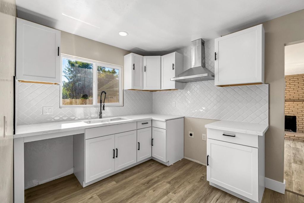 Image 16 of property listing at 5186 N Callisch Avenue, Fresno, CA 93710