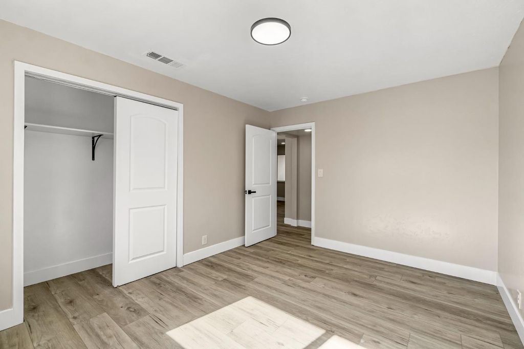 Image 22 of property listing at 5186 N Callisch Avenue, Fresno, CA 93710