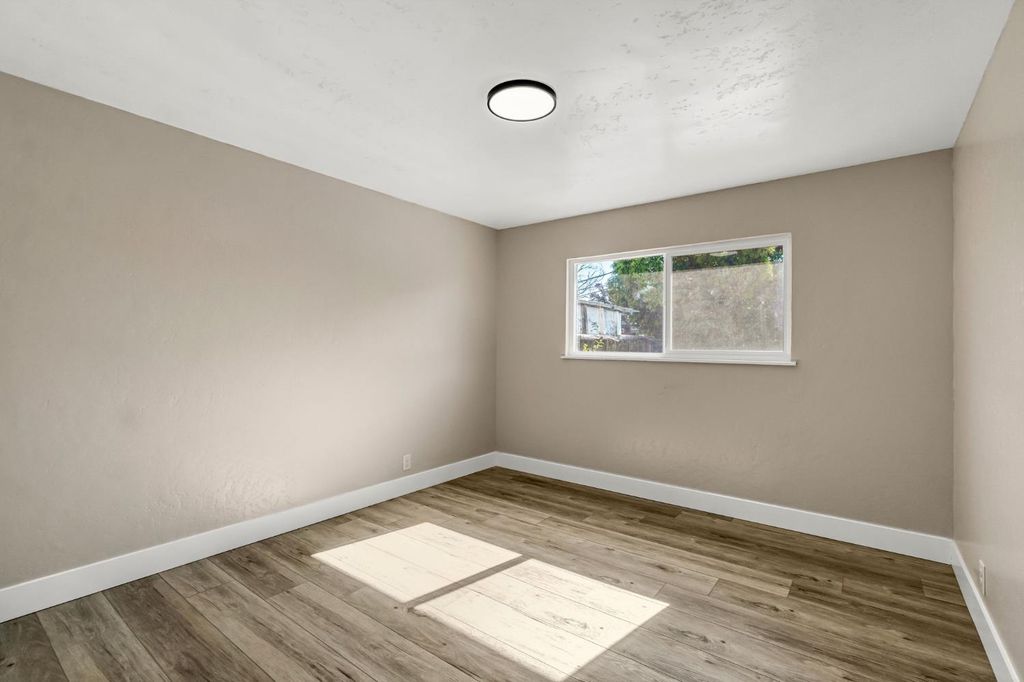 Image 23 of property listing at 5186 N Callisch Avenue, Fresno, CA 93710