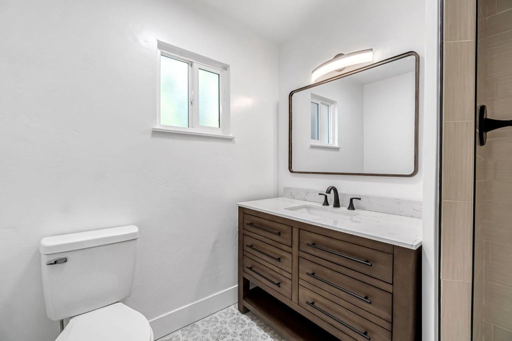 Image 30 of property listing at 5186 N Callisch Avenue, Fresno, CA 93710