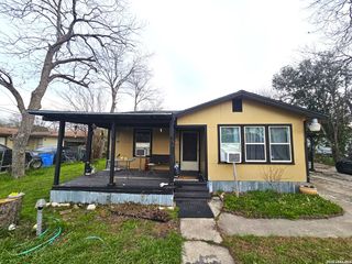 811 E New Braunfels, Seguin, TX 78155