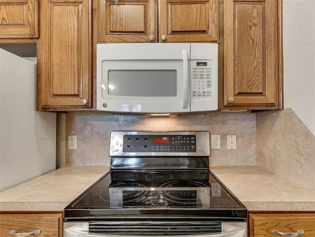 3908 Catamaran Dr, Yukon, OK 73099