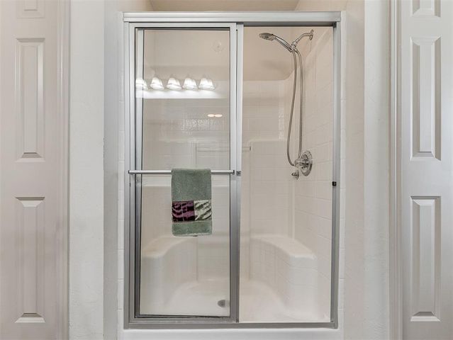 3908 Catamaran Dr, Yukon, OK 73099