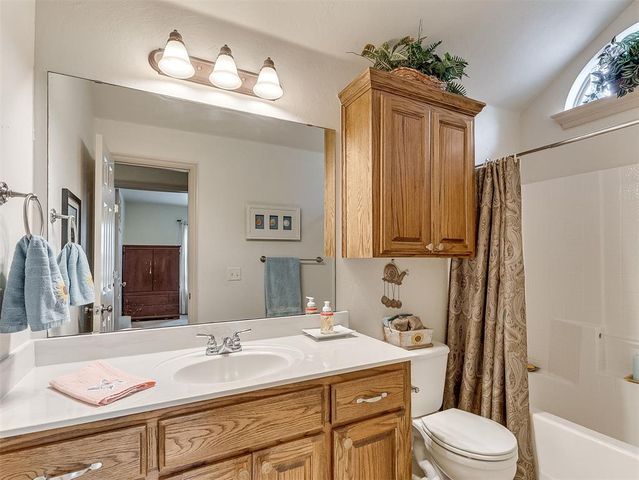3908 Catamaran Dr, Yukon, OK 73099