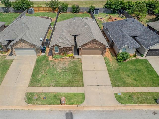 3908 Catamaran Dr, Yukon, OK 73099