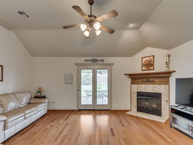 3908 Catamaran Dr, Yukon, OK 73099