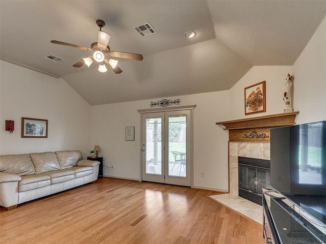 3908 Catamaran Dr, Yukon, OK 73099