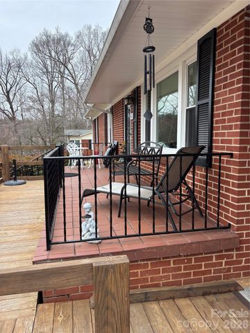 503 9th Avenue SW, Conover, NC 28613