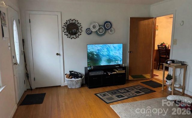 503 9th Avenue SW, Conover, NC 28613