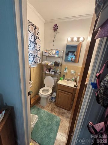 503 9th Avenue SW, Conover, NC 28613