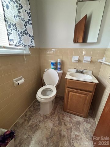 503 9th Avenue SW, Conover, NC 28613