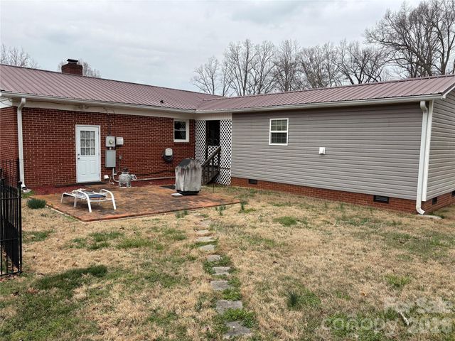 503 9th Avenue SW, Conover, NC 28613