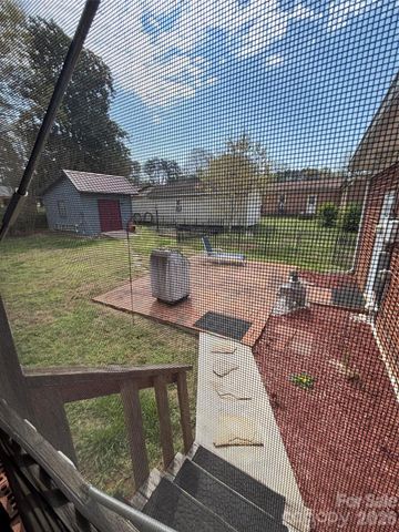 503 9th Avenue SW, Conover, NC 28613
