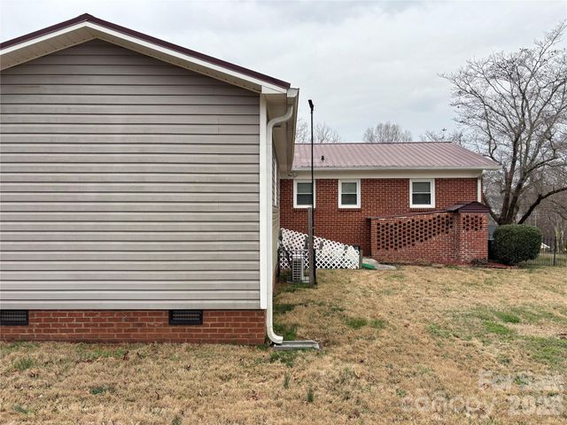 503 9th Avenue SW, Conover, NC 28613