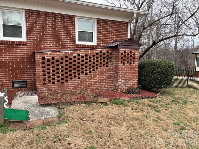 503 9th Avenue SW, Conover, NC 28613