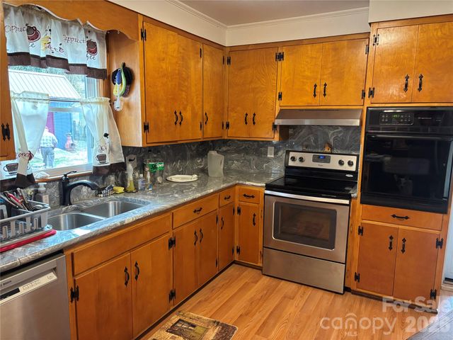 503 9th Avenue SW, Conover, NC 28613