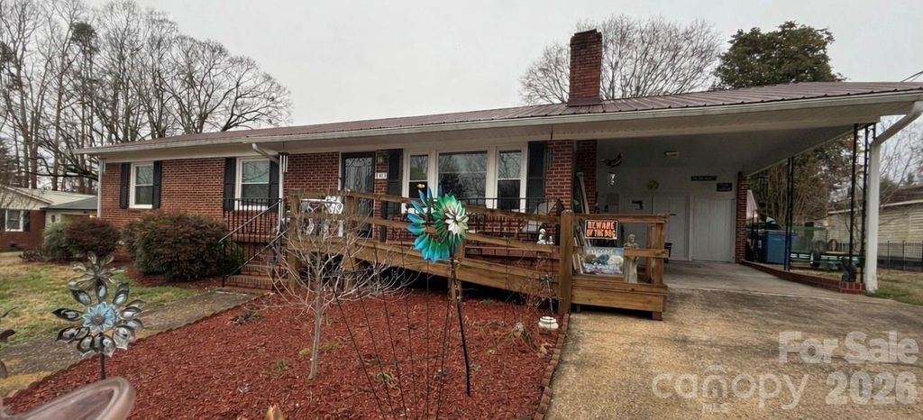 503 9th Avenue SW, Conover, NC 28613