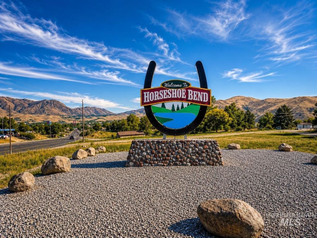 523 Highway 55, Horseshoe Bend, ID 83629 photo 2