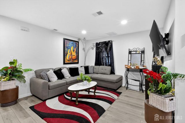 425 East Avenue, Perth Amboy, NJ 08861