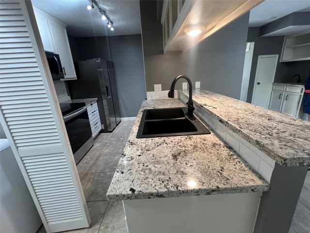 6700 Richardson Road 305, Houston, TX 77069