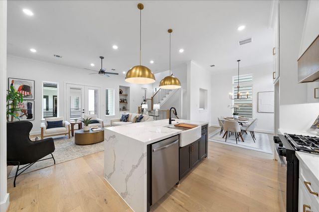 925 Fisher Street B, Houston, TX 77018