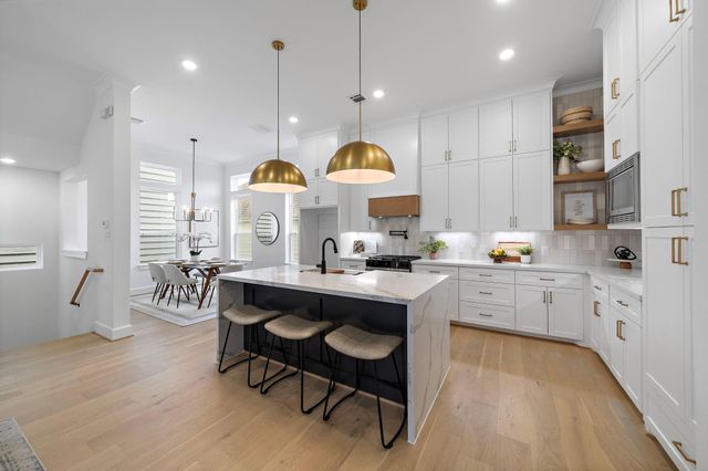 925 Fisher Street B, Houston, TX 77018