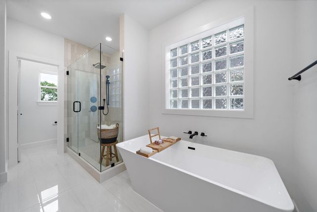 925 Fisher Street B, Houston, TX 77018