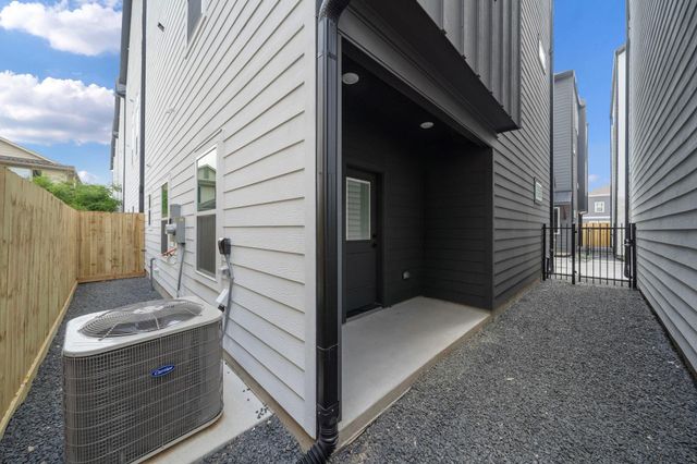 925 Fisher Street B, Houston, TX 77018