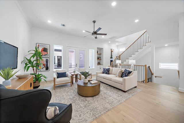 925 Fisher Street B, Houston, TX 77018