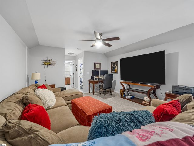 973 Deepwood Court, Boiling Springs, SC 29316