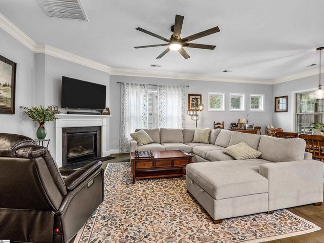 973 Deepwood Court, Boiling Springs, SC 29316