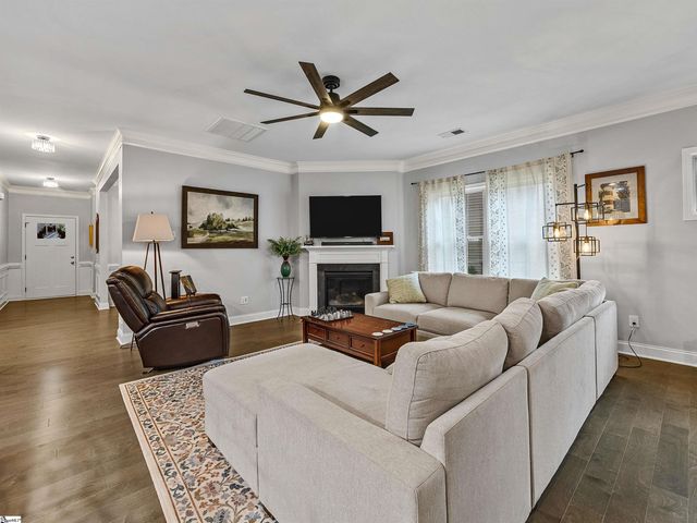 973 Deepwood Court, Boiling Springs, SC 29316