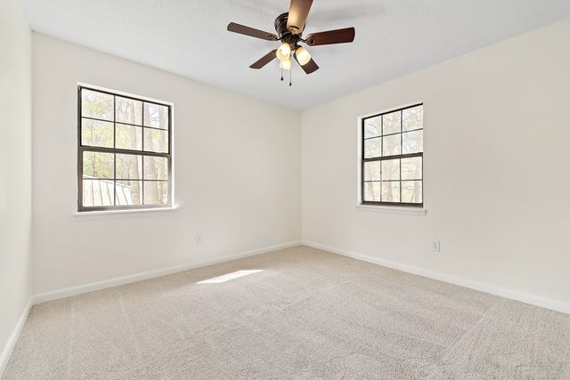 106 Oakridge Circle, Enterprise, AL 36330