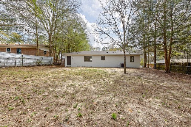 106 Oakridge Circle, Enterprise, AL 36330