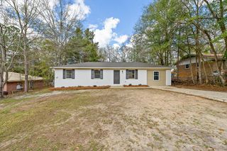106 Oakridge Circle, Enterprise, AL 36330