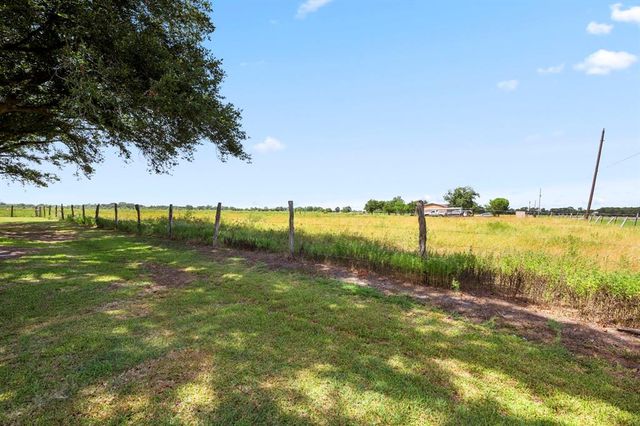 9919 Bohacek Road, Beasley, TX 77417