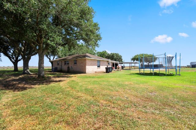 9919 Bohacek Road, Beasley, TX 77417