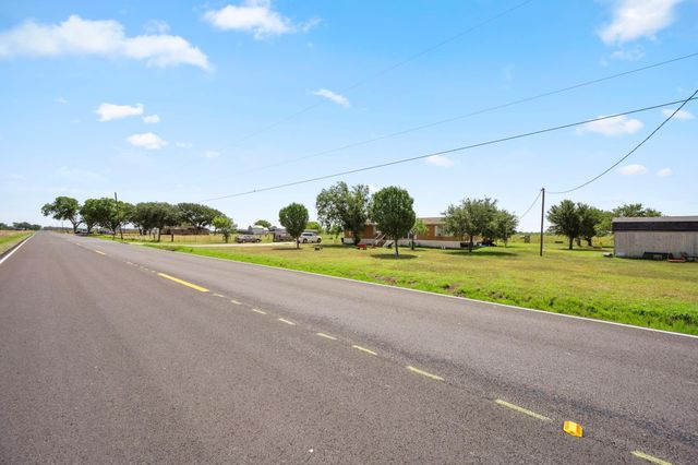 9919 Bohacek Road, Beasley, TX 77417