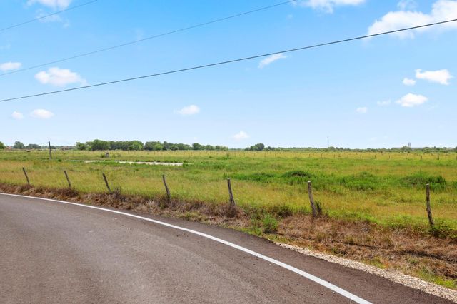 9919 Bohacek Road, Beasley, TX 77417