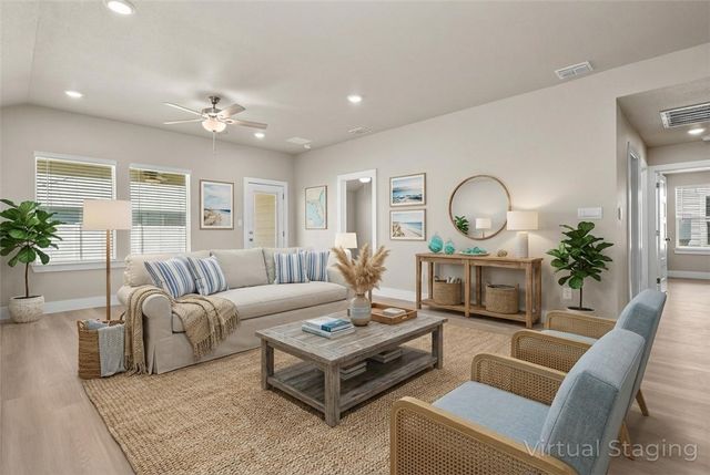 1009 St Croix Dr, Rockport, TX 78382