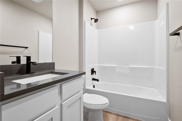 1009 St Croix Dr, Rockport, TX 78382