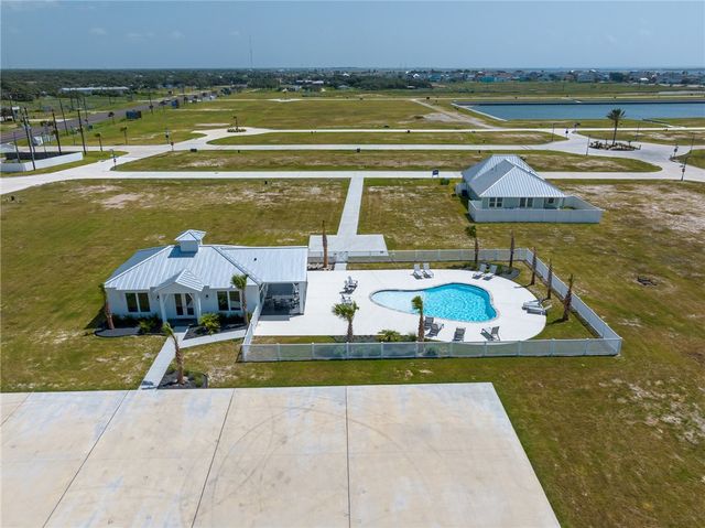 1009 St Croix Dr, Rockport, TX 78382