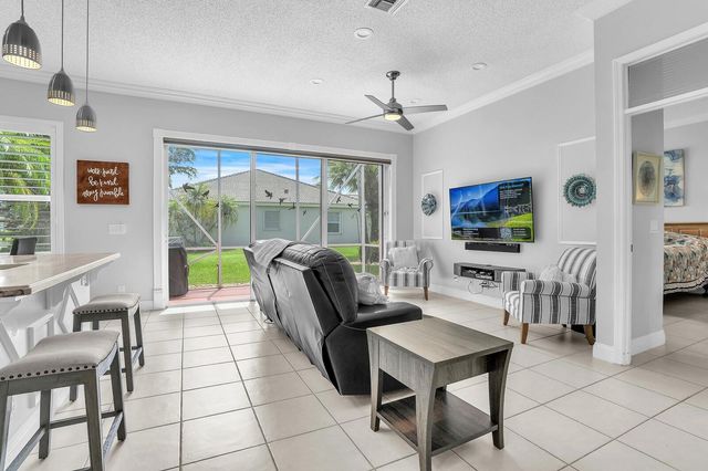 7955 Rockford Rd, Boynton Beach, FL 33472