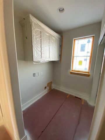 935 Kohlwey DRIVE, Grafton, WI 53024