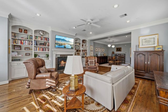 2419 Driscoll Street, Houston, TX 77019