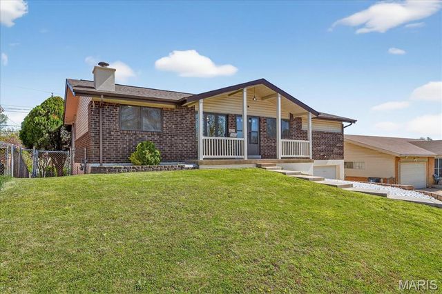 4353 Debra Kay Lane, St Louis, MO 63123