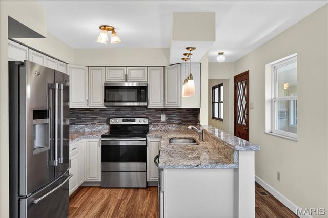 4353 Debra Kay Lane, St Louis, MO 63123