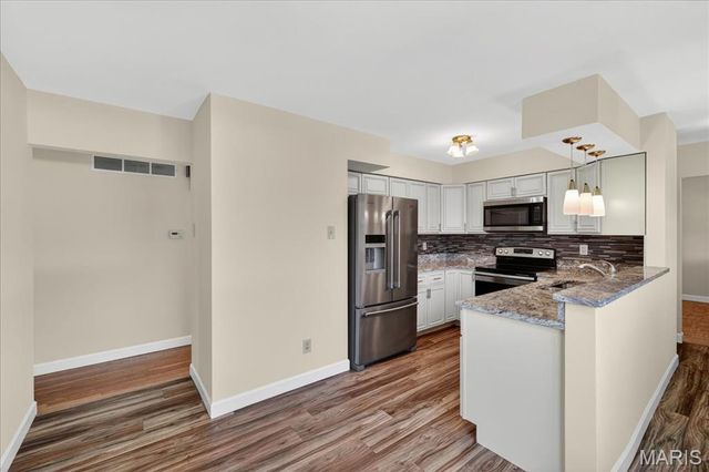 4353 Debra Kay Lane, St Louis, MO 63123