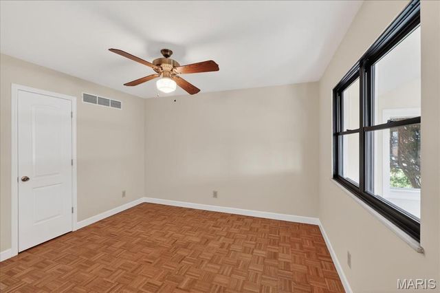 4353 Debra Kay Lane, St Louis, MO 63123