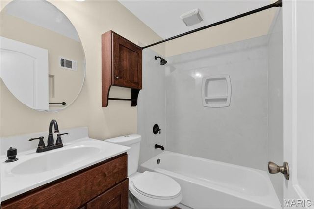 4353 Debra Kay Lane, St Louis, MO 63123